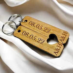 Pair of engraved Wedding Mr & Mrs Keyrings, couple anniversary gift, Wedding Date Keyrings, wedding gift, Valentines Gift,