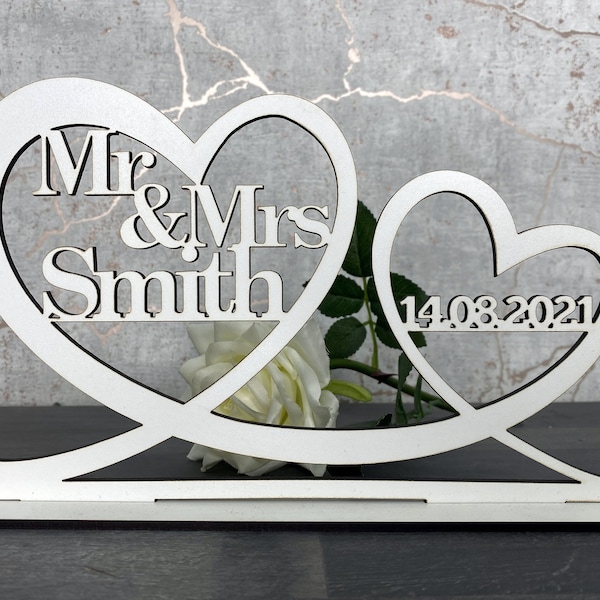 Personalised 'Mr & Mrs' Surname and Date Freestanding Wedding plaque Keepsake Gift Wedding Table Decoration Sign