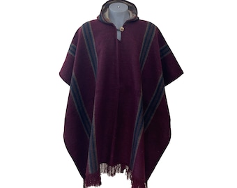 Poncho geométrico de mezcla de alpaca: prenda exterior tejida a mano de comercio justo