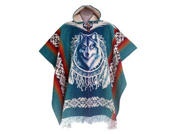 Poncho unisex de mezcla de alpaca con diseño de lobo y atrapasueños