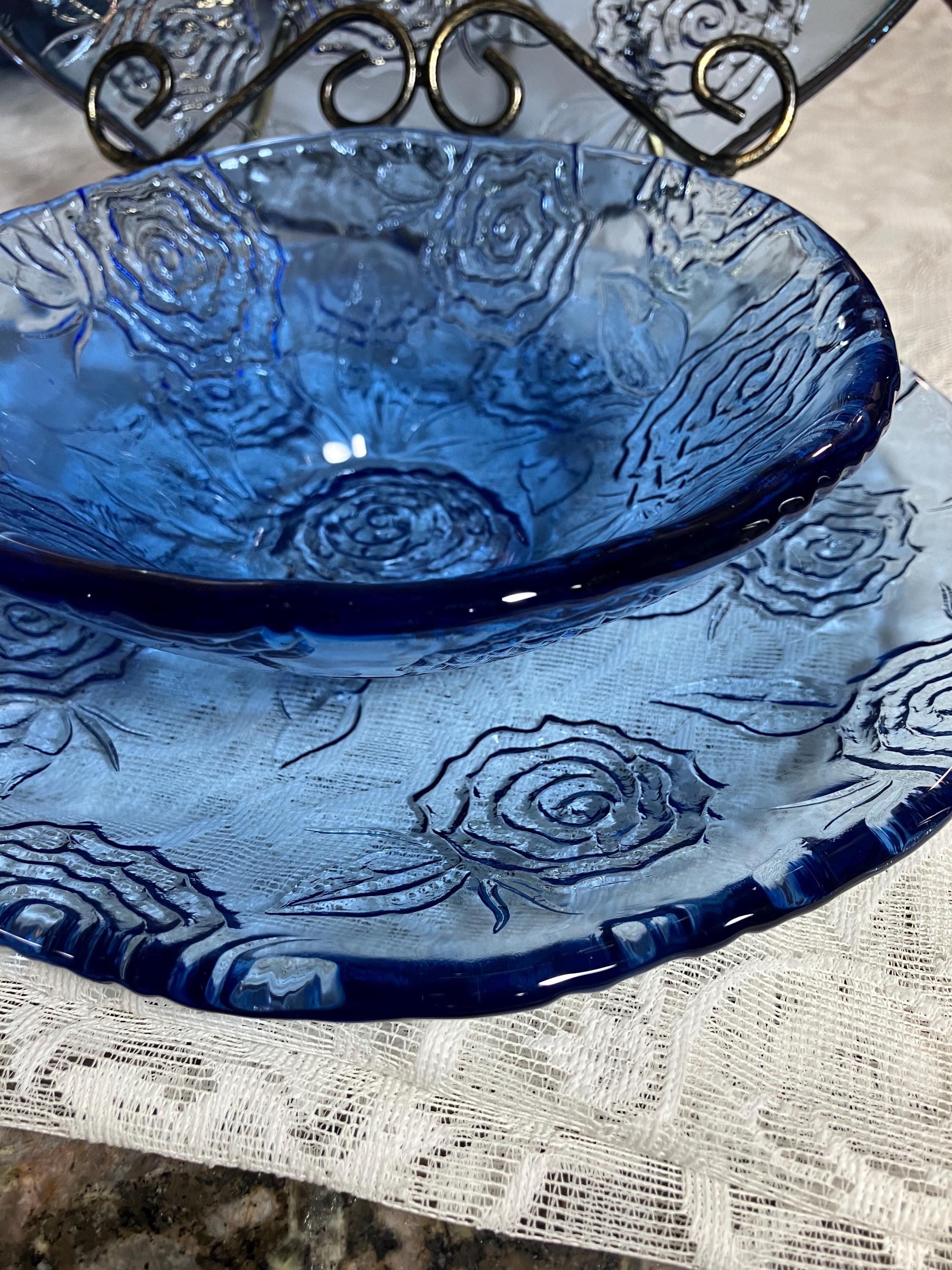 イタリア　IVV ガラスプレート　20cm ３枚　３色　ビンテージ　青　黄　緑 Vtg IVV Italy 3 Pc Light Blue Textured Rose Floral Glass Dinner