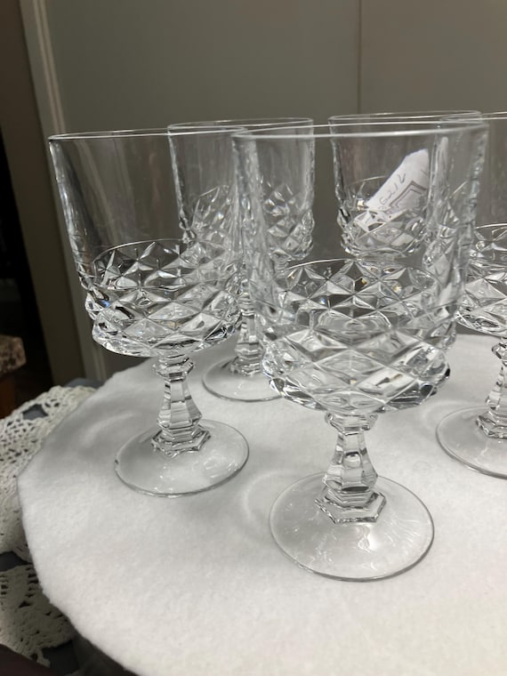 Cristal DArques Durand Louvre pattern 10 oz. wine glasses. Set of 4. Made  in France