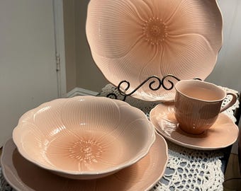 Vintage Mikasa Spring Amarylus Design Peach/pink Dinner Plates