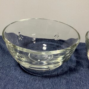 Vintage La Rochere-glas met schalen voor bijenets.  Set van 2 stuks