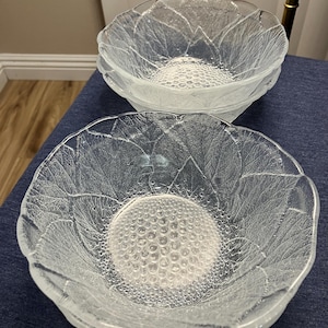 Vintage Arcoroc Aspen leaf design glass bowls.  Set of 4.  Made in France