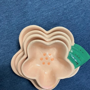 10 Strawberry Street ceramic measuring cups