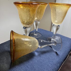 Vtg. Artland Iris Seeded Amber  glass hand blown water goblets. Set of 4