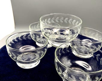 Vtg. Anchor Hocking Grey Cut Laurel leaf pattern desert/custard bowls.