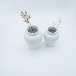 Maewha Baekja Vase aus Maewha: Handgefertigte Weiße Porzellan Keramik