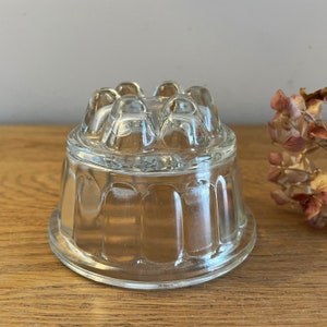 Vintage Glass Round Jelly Mould, Vintage Cookware