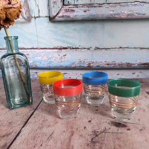 Ensemble de 4 verres à liqueur français vintage, verres à boire