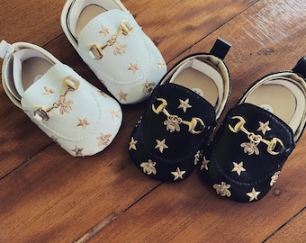 Petites mocassins coquins | Chaussures bébé, premières chaussures, abeille, petite fille, bébé garçon, cadeau bébé, cadeau de naissance, nouveau-né, unisexe, baby shower,