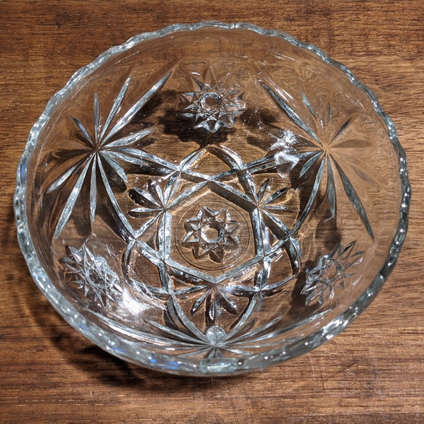 Vintage Crystal Cut Glass Small Candy Bowl, Scalloped Rim with Sunburst and Starburst pattern / Retro Atomic Starburst