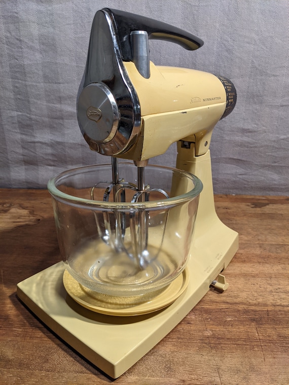 Vintage 12 Speed Harvest Gold Sunbeam Mixmaster W/ Small Glass Etsy