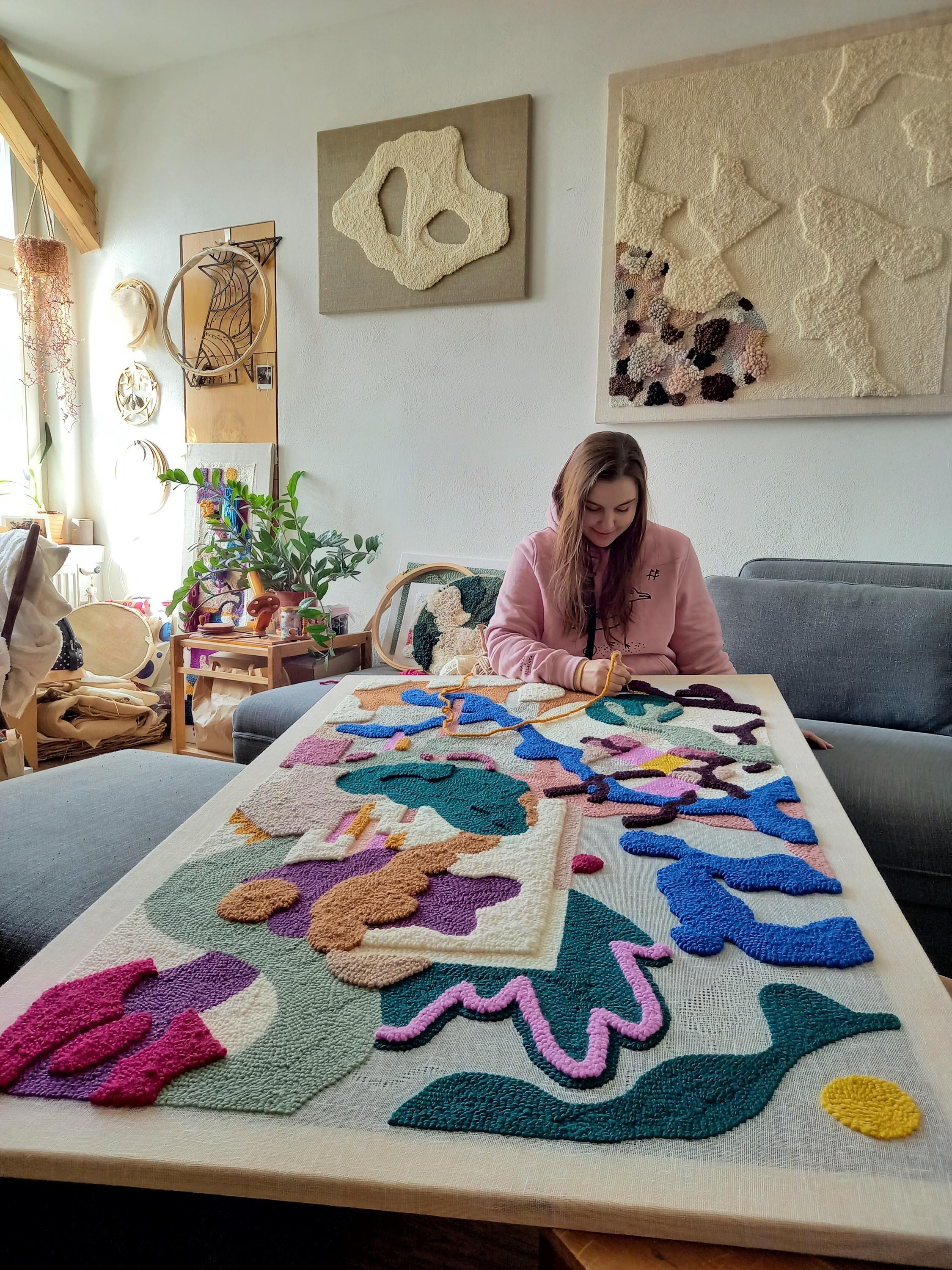 インテリアアート GREEN LABRADOR - Large Textured Wall Hanging – Colorful 3D Yarn