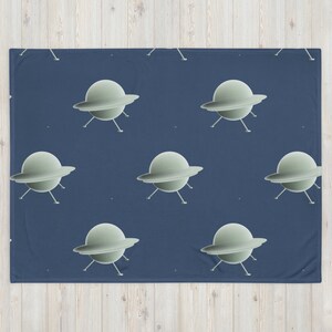 Space Ship - UFO - Retro - Throw Blanket