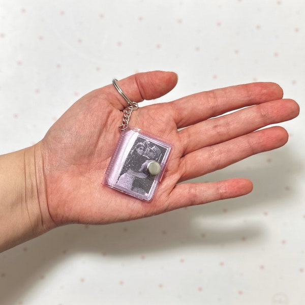 Nano Memories: Compact 16-Slot Photo Album Keychain