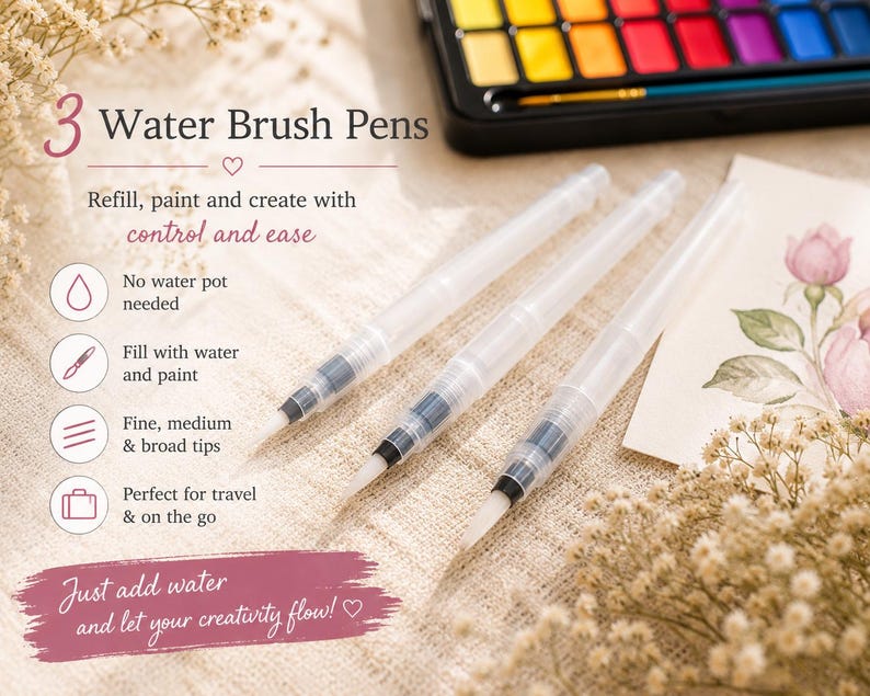 Op de afbeelding: Drie doorschijnende waterpenselen met witte synthetische haren en transparante houders. De afbeelding bevat de tekst 3 Water Brush Pens, Refill, paint and create with control and ease, No water pot needed, Fill with water and paint, Fine, medium & broad tips, Perfect for travel & on the go, en Just add water and let your creativity flow!