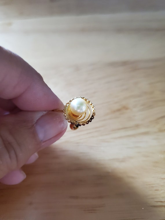 Pearl screw back earrings - image 3