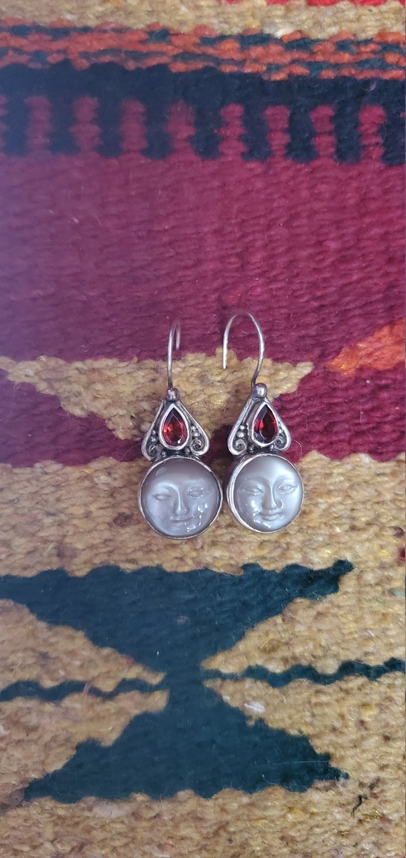Carved "moon face" moonstone & earrings Gem