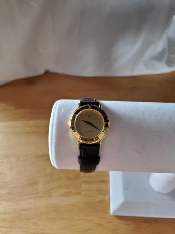 Gucci Ladies Watch - Etsy