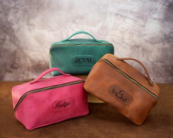 Leather Makeup Bag, Engraved Monogram Cosmetic Bag, Custom Name Toiletry Bag, Personalized Women Dopp Kit, Cosmetic Storage Case