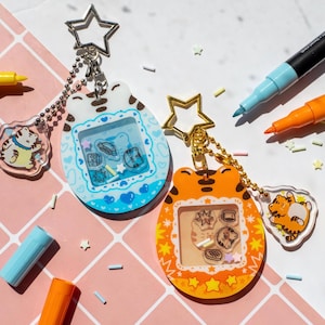 Tamagotchi Tiger Shake Shake Keychain, Keychain for Couple Besties, Cute Keychain, Kawaii Keychain, Character Keychain, Animal Keychain Gift