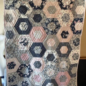 Hexagon Crib Quilt