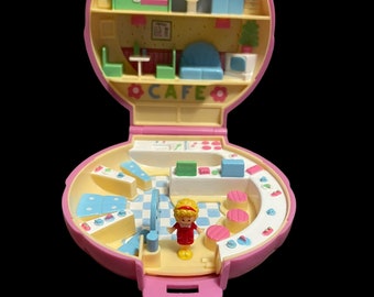 Vintage 1989 Polly Pocket Polly’s Cafe, 1 figure