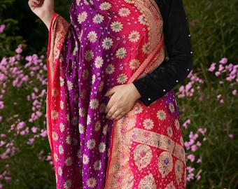 Bandhni Dual-Toned Purple & Rani Pink Dupatta Dupatta with Banarasi zari weaving