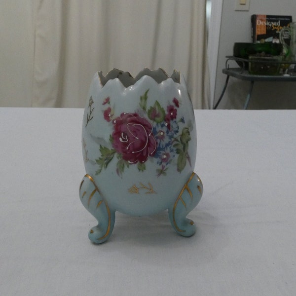 Vintage Ceramic Napco Footed Egg Flower Vase Pastel Blue with Roses and Gold Trim Cottage Chic, French Provincial, Garden, Made in Japan