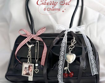 Juego de llaveros para carteras, mochilas, bolsos o billeteras / 6 dijes / Versión Cherry Set