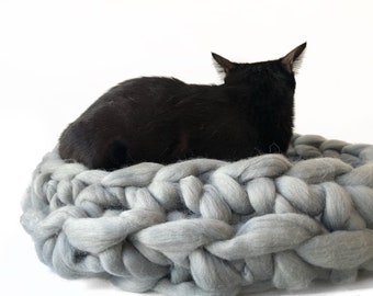 Round cat bed crochet pattern cat bed video pattern dog bed pattern dog couch pattern cat owner gift dog Christmas gift dog lover