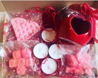 Valentines Hamper Gift, I Love You Melts, Tealights and a burner, Boxed Gift, Free Delivery