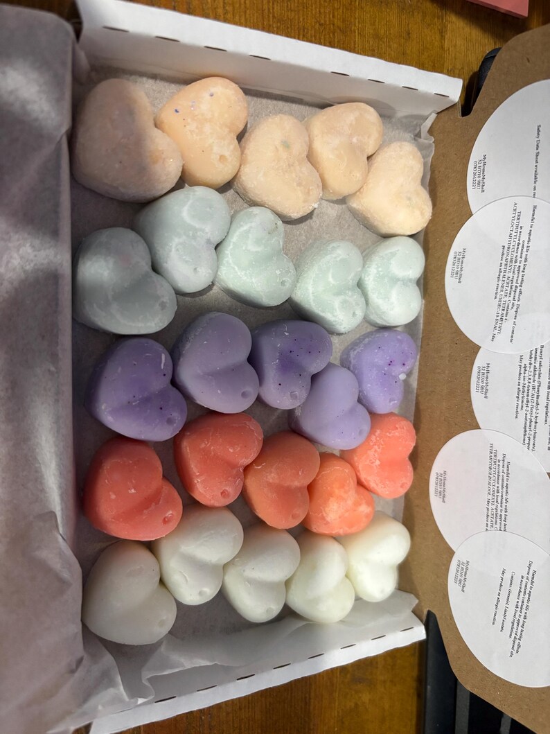 25 Scented Heart Wax Melts Gift Box: Handmade Soy Wax Aromatherapy image 16