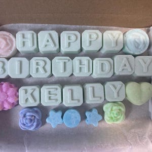 Ceras derretidas para cumpleaños, nombres y extras incluidos, regalos hechos a mano, cera de soja, regalos de cumpleaños, regalos en caja