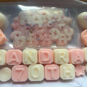 Persönliches alles Gute zum Geburtstag Wachs schmilzt Geschenk, personalisiertes Wachs Melt Geschenk, Sie wählen Namen und Zahlen, personalisiertes Geschenk, Sojawachs-verschiedene Düfte