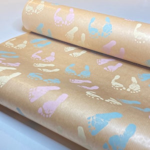 Papier d'emballage kraft Footprints Baby-Papier cadeau pour bébé-nouveau-né-garçon-fille-révélation de bébé-Baby Shower-100 % recyclé-Luxe de 5 m de papier cadeau en rouleau
