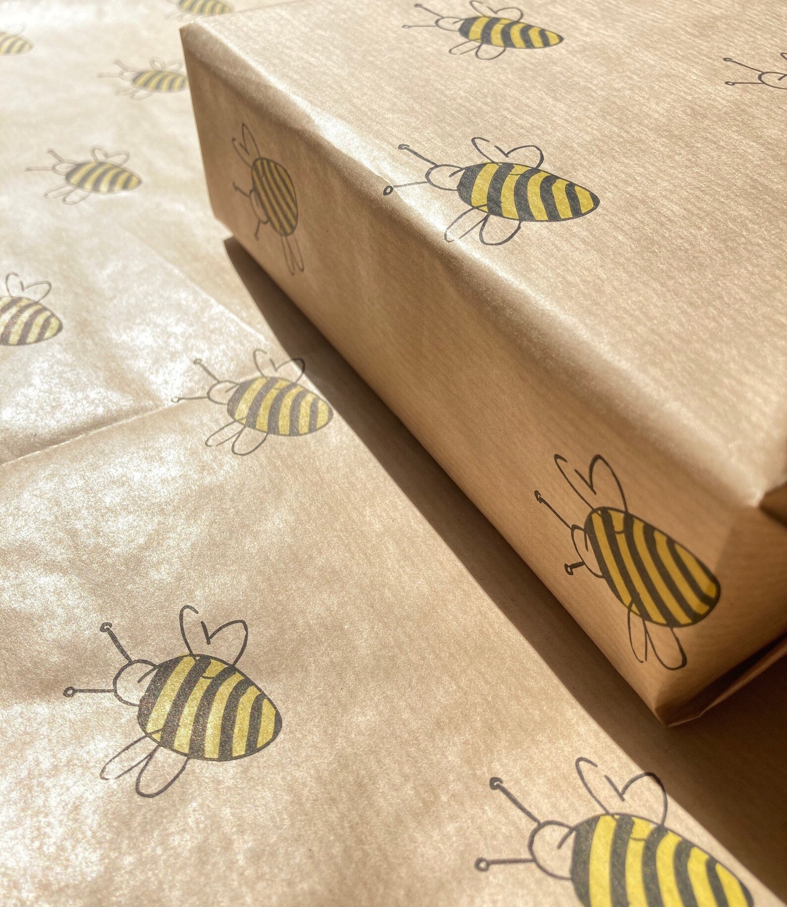 Bee Design Kraft Wrapping Paper Sheetsgift Wrapping Papereco Etsy