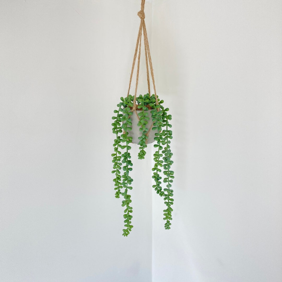 HomeSense Faux Trailing String of Pearls