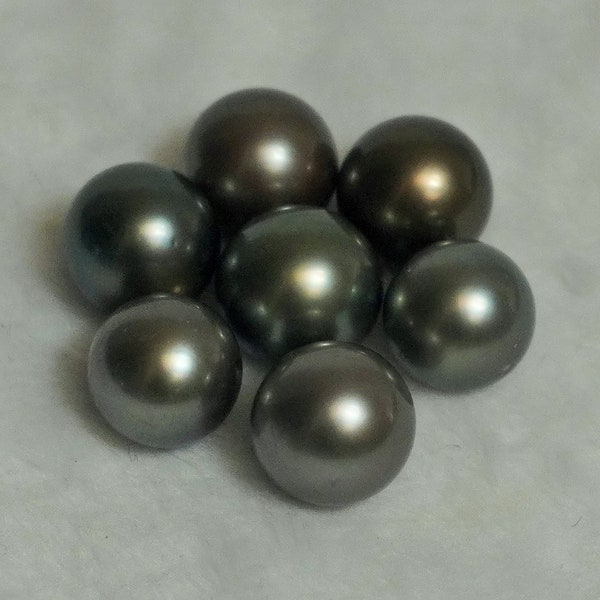 Very Good Luster 10-11mm Dark Grey-Green Color Round-Near Round Genuine Tahitian South Sea Pearls (T25001)