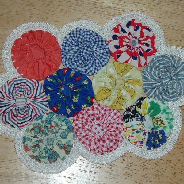 Another Unique Farmhouse Yo-Yo Doily, Hand sewn Yo-Yos PLUS hand crocheted edging, Vintage Material with Off-White edging