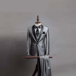 Grey Slim Fit Suit: Men&#39;s 3-Piece Wedding Suit