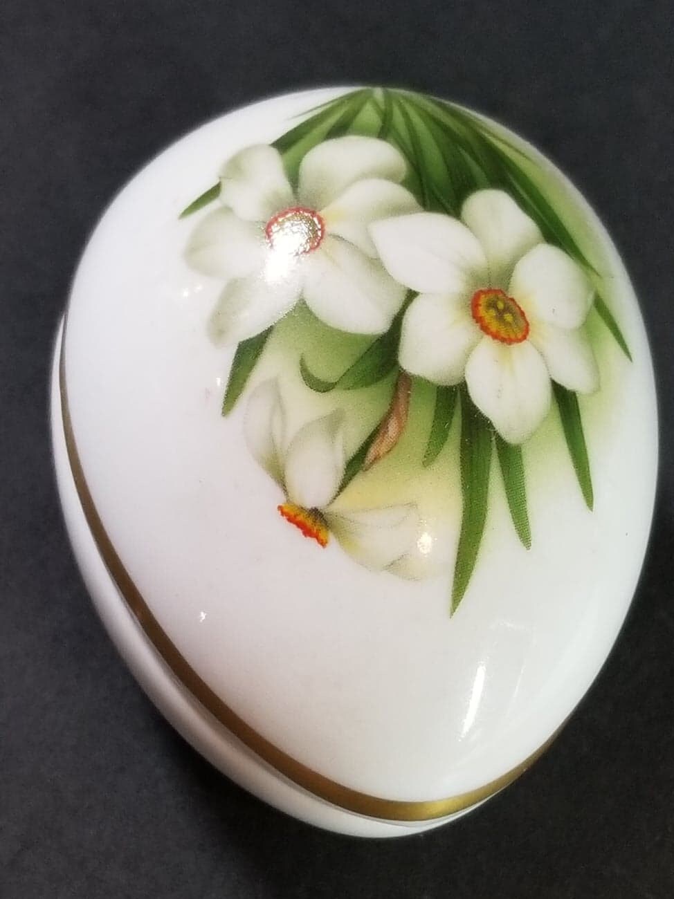 Handbemalte Weiße Porzellan Ei Förmige Pille oder Trinket Box | Etsy