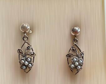 Vintage Silver Tone Floral Dangle Drop Earrings Metal
