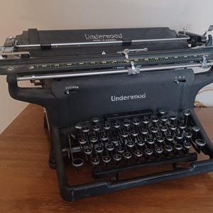 Vintage underwood typewriter antique cast iron typewriter metal glass key typewriter collectable 1900s excellent condition