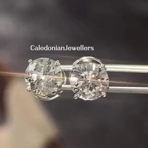 Pendientes de botón de corte brillante redondo, pendiente solitario de moissanita de corte redondo, pendiente de regalo de aniversario de boda de 4 puntas con cierre de rosca.