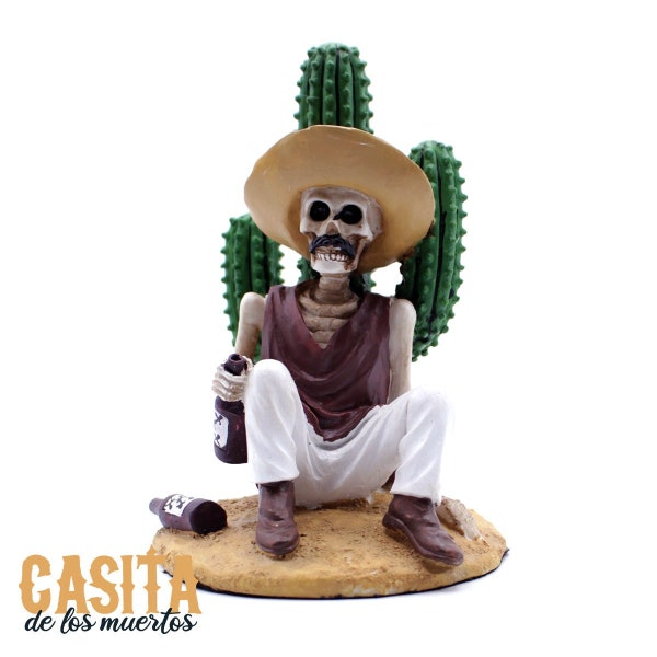 El Borracho Desierto Cactus Figurine Loteria Themed Statue Dia De Los Muertos Inspiré Tequila Squelette Homme Assis par Casita De Los Muertos