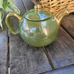 Vintage kleine groengouden theepot; Decoratieve theepot