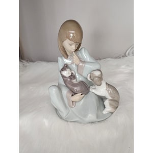 Lladro CAT NAP # 5640 Figurine - Lladro porcelain, Spain